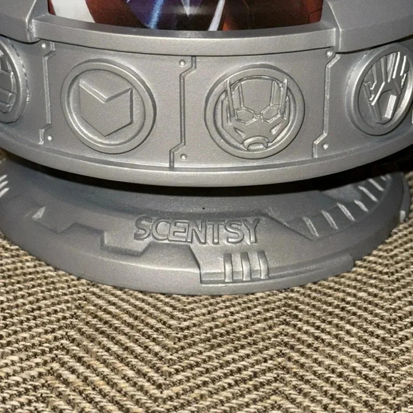 💥NWT Scentsy Home Full Size Fragrance Wax Melt Warmer MARVEL Super Hero Plug In - Picture 6 of 12